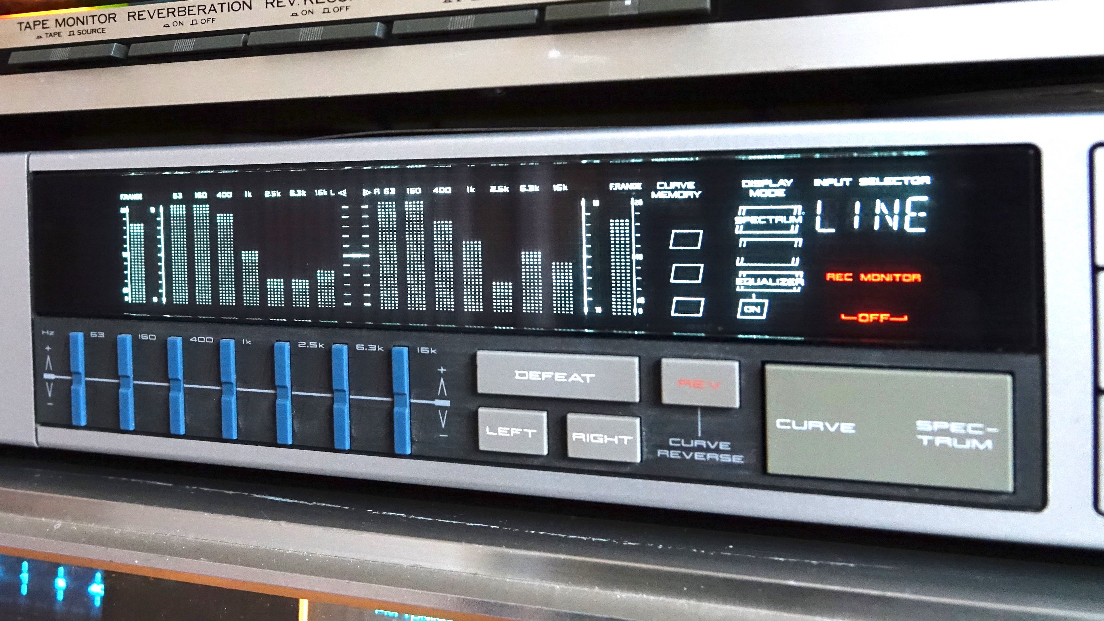 Akai EAA7 A Very Graphic Equalizer