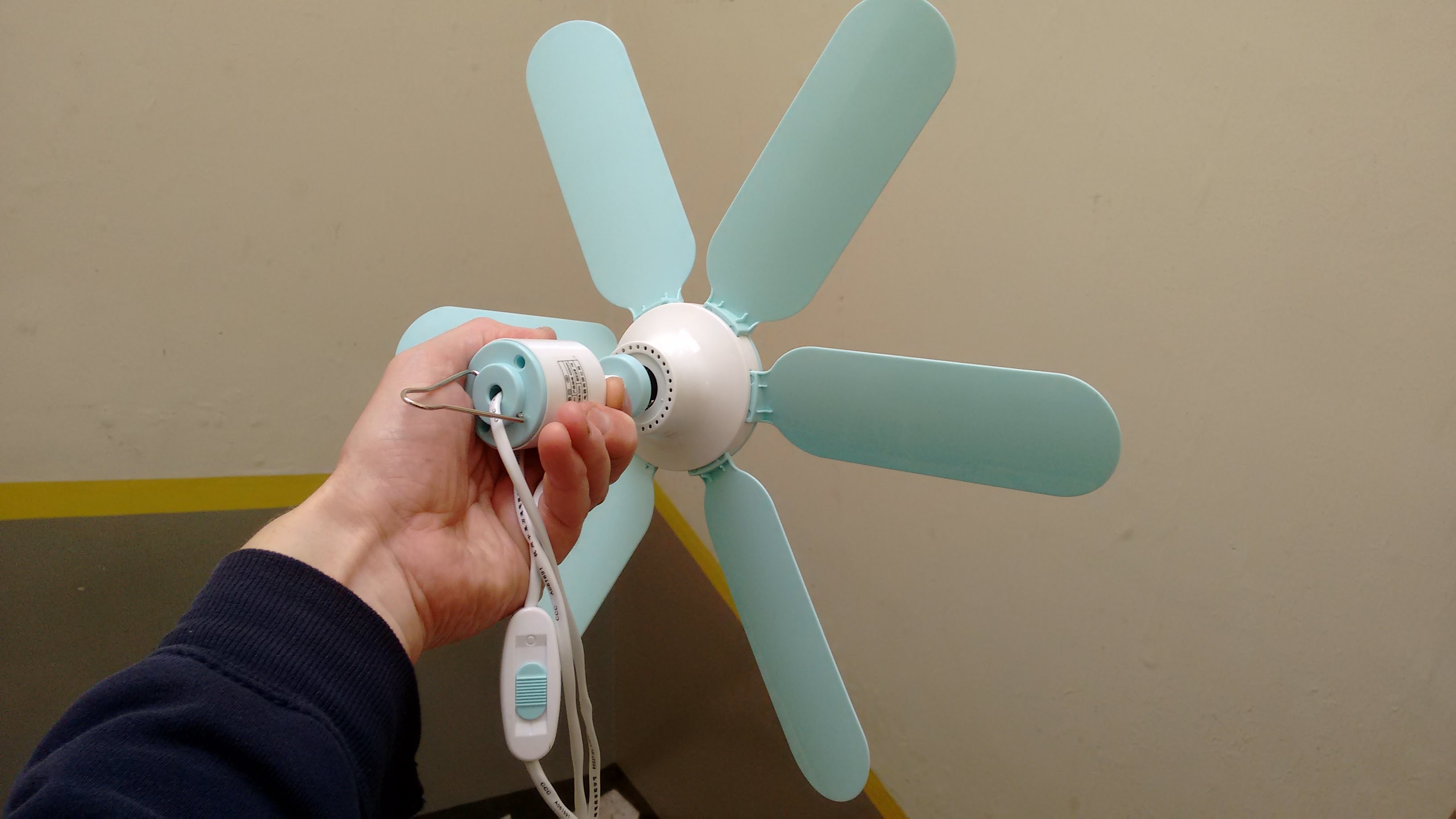 Mini Ceiling Fan With Intriguing Motor And Wind Turbine
