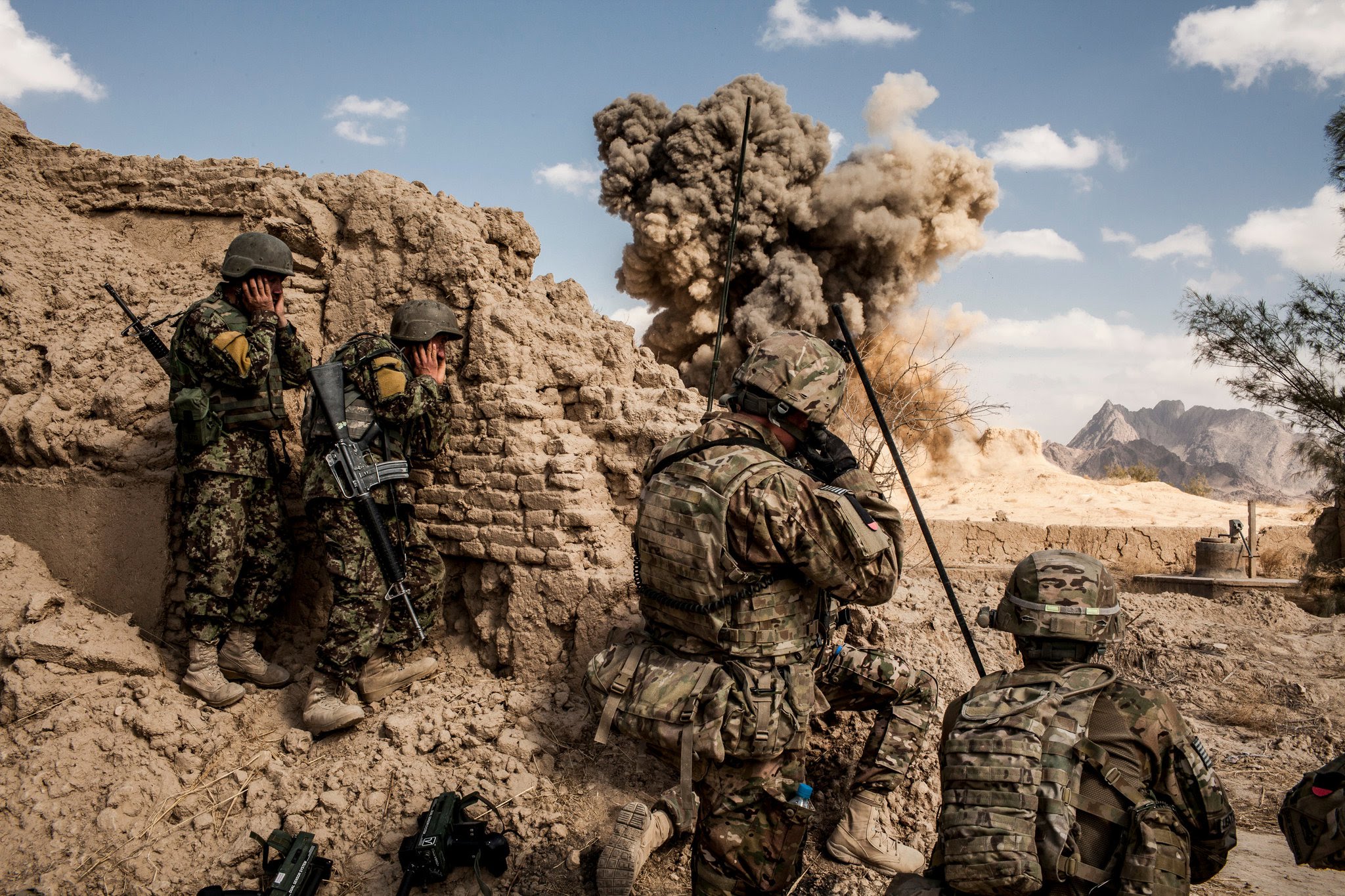 Военный конфликт в афганистане. Американские солдаты в Афганистане 2001. Военные США В Афганистане 2001.
