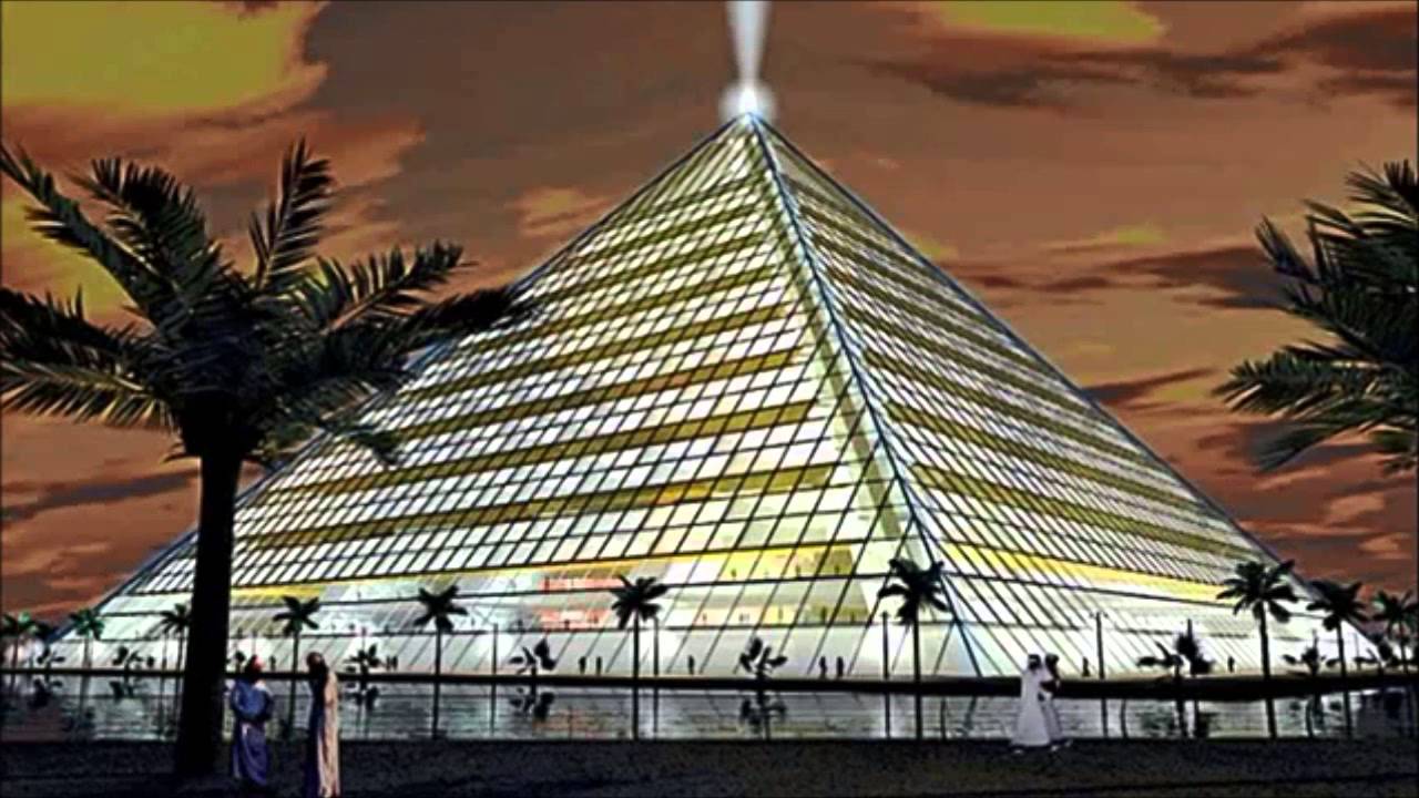 Виды пирамид архитектурные. Ziggurat Pyramid Дубай. Пирамида зиккурат в Дубае. Альгарробо Чили стеклянная пирамида. Дубай пирамида проект.