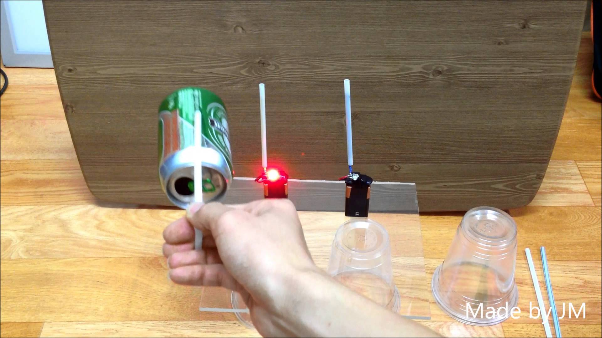 Electrostatic Detector made of MOSFET