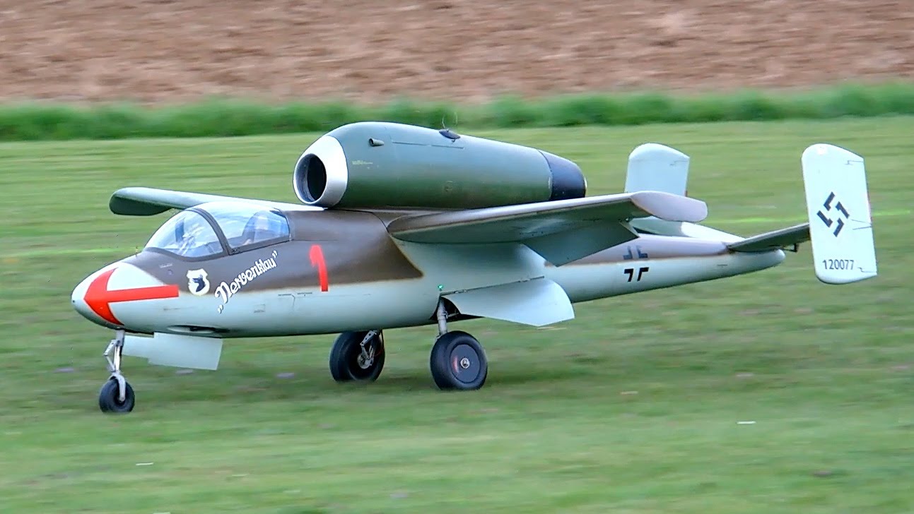 Heinkel he 162 («воробей»). кабина пилота he-162 захваченный советскими войсками.