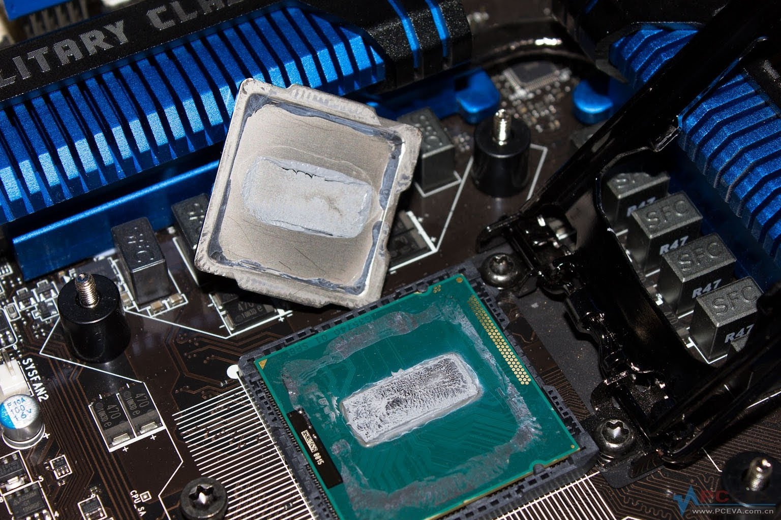 Что такое цпу. Микропроцессор i7-3770. ПК на i7 3770k. Core i7 Кристалл. I7 3770k сухая термопаста.