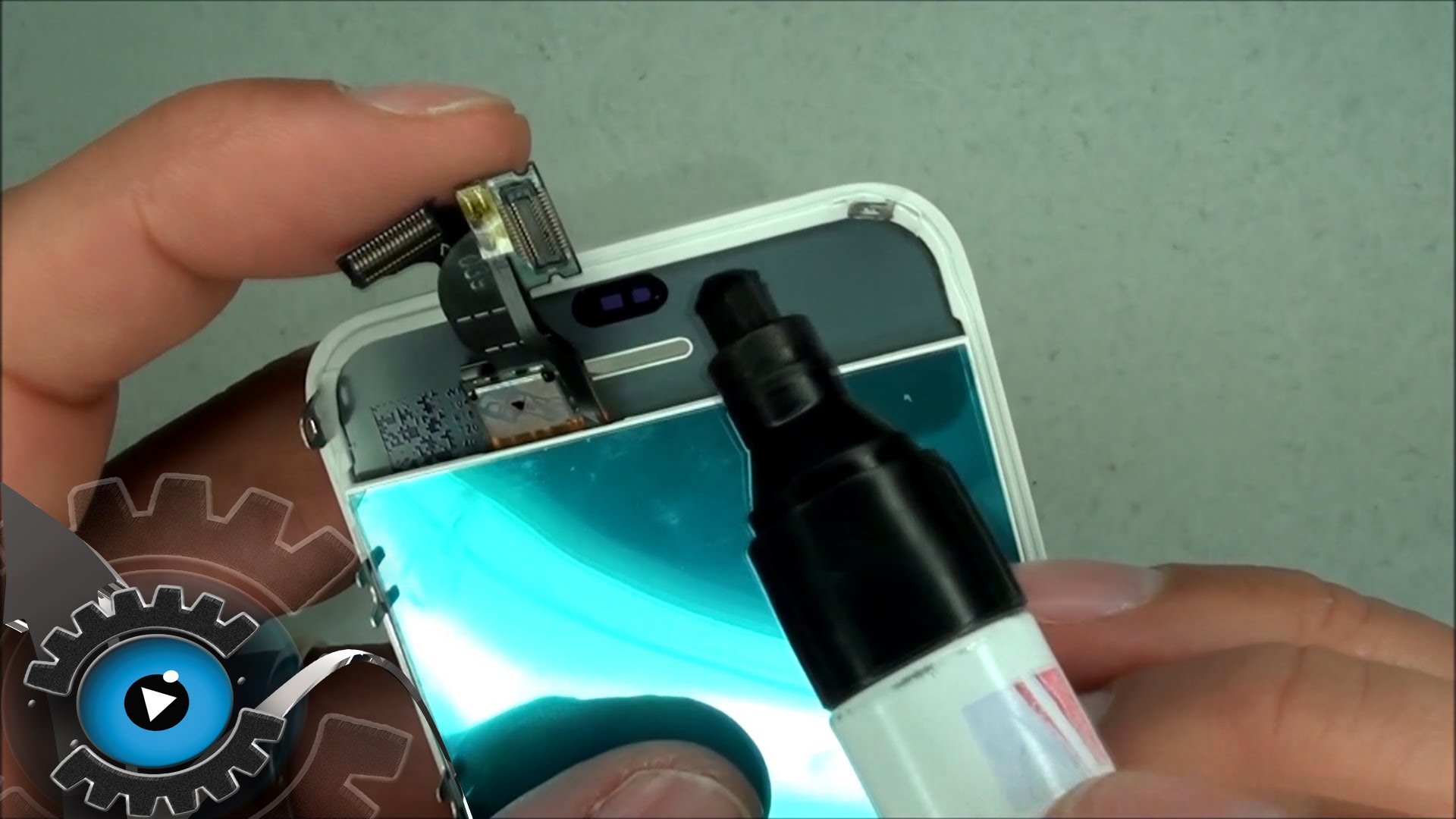 Sensor fix. Датчик движения iphone 7. Датчик движения для айфон 4с. Датчик движения на айфоне 7. Что будет если заклеить датчик приближения