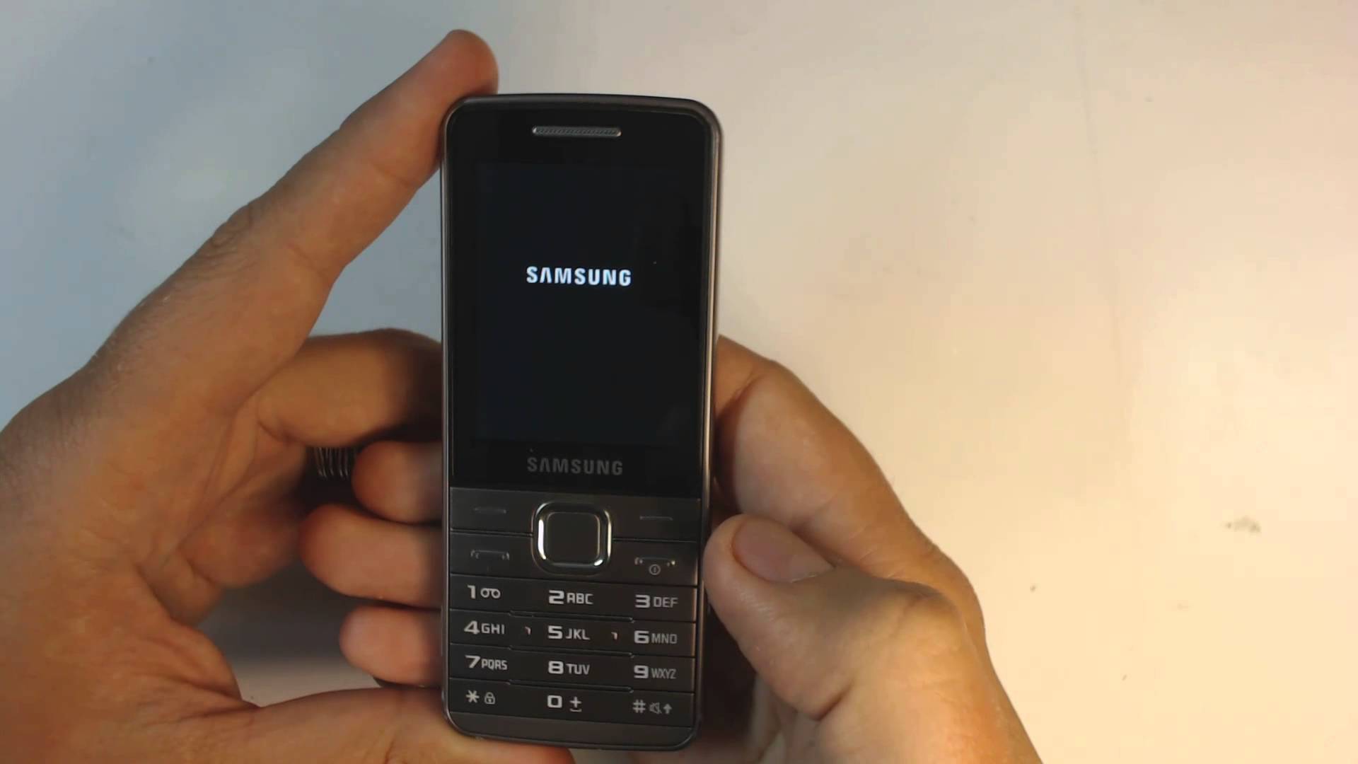 Можно на кнопочный телефон установить. Samsung gt s5610. Samsung gt-s5610 платформа. Samsung gt-s5611. Кнопочный самсунг s5611.