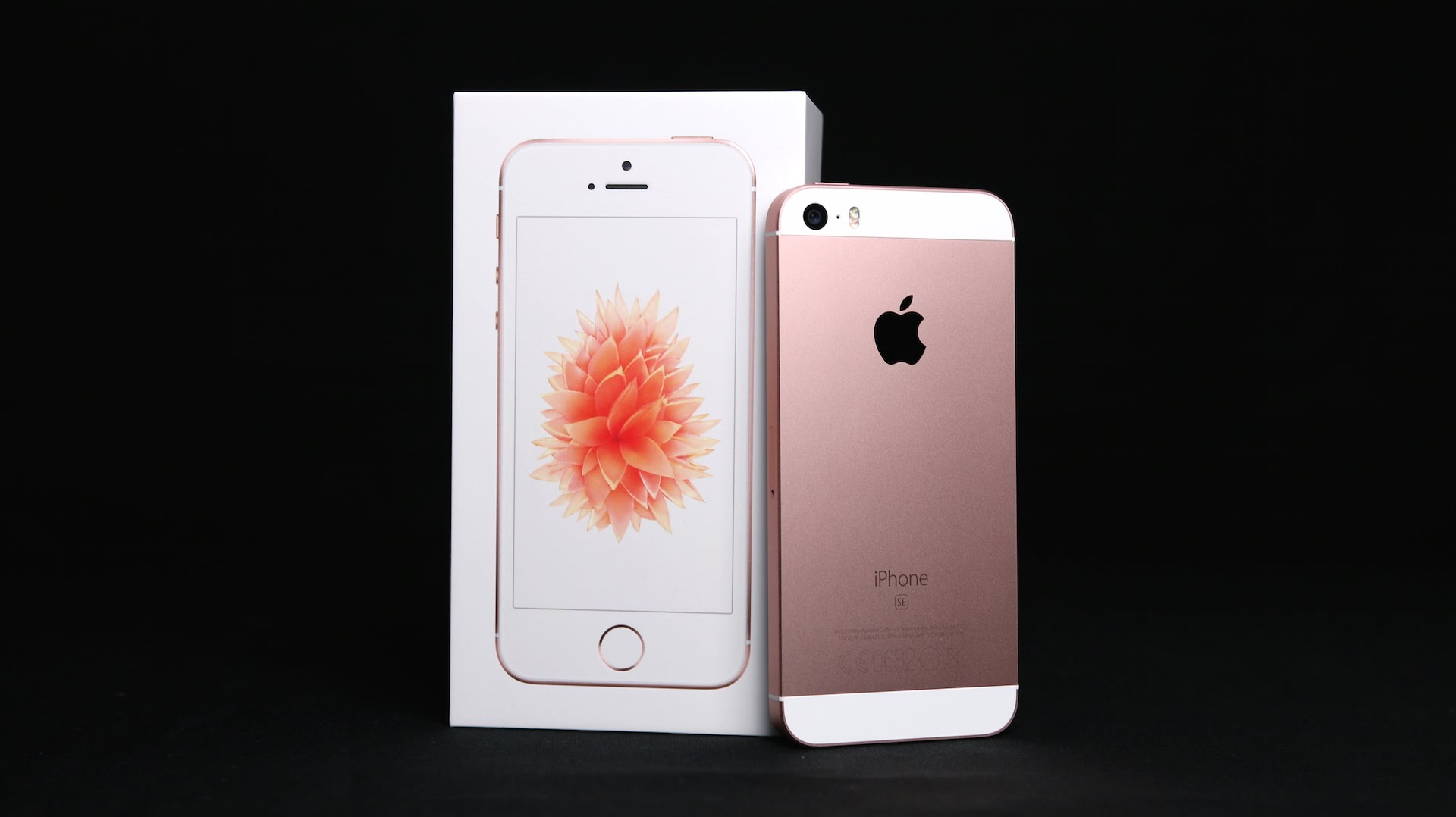 Apple se какого года. Iphone 5se. Айфон се 2016. Apple iphone se 32gb Rose Gold. Iphone se Pink.