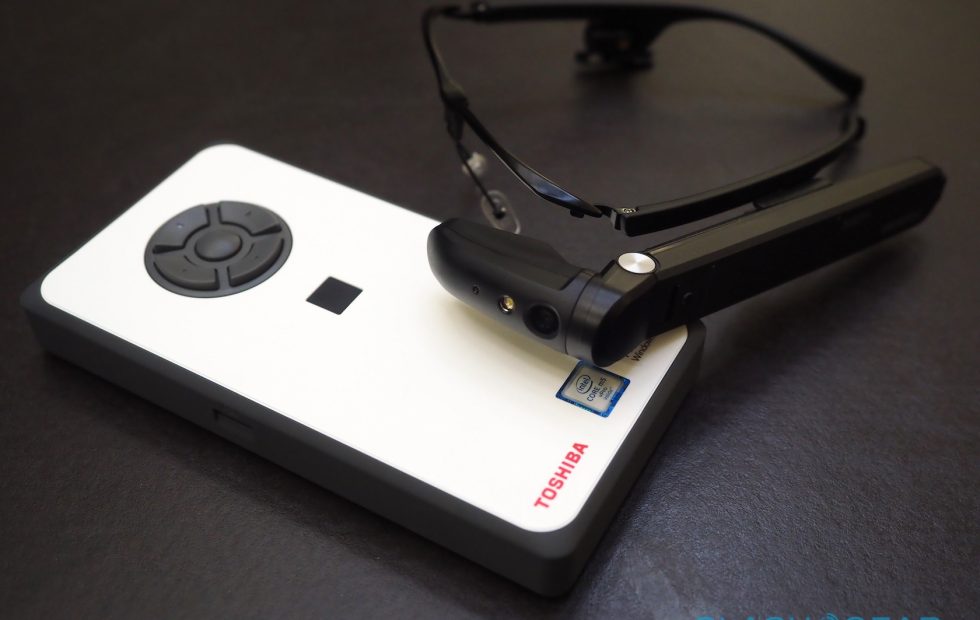 Toshiba, smart glasses, Windows 10